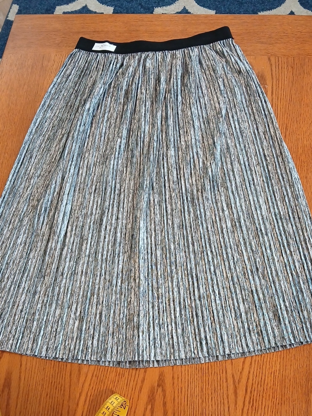 Joe Benbasset Metallic Silver-Textured Pleated Midi Skirt with Black Waistband